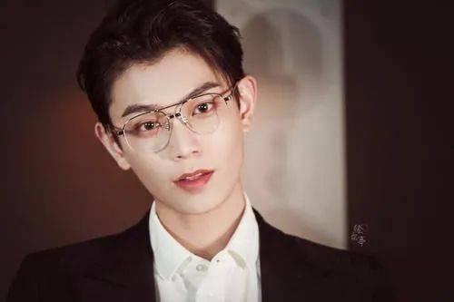 吃瓜娱乐圈丁禹兮,娱乐圈的瓜田新秀，星光熠熠的蜕变之路